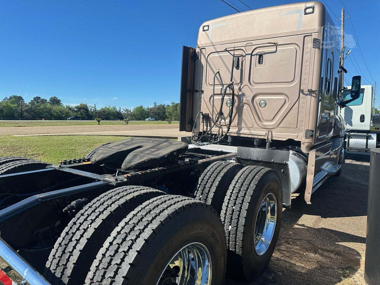 2023 FREIGHTLINER CASCADIA 126