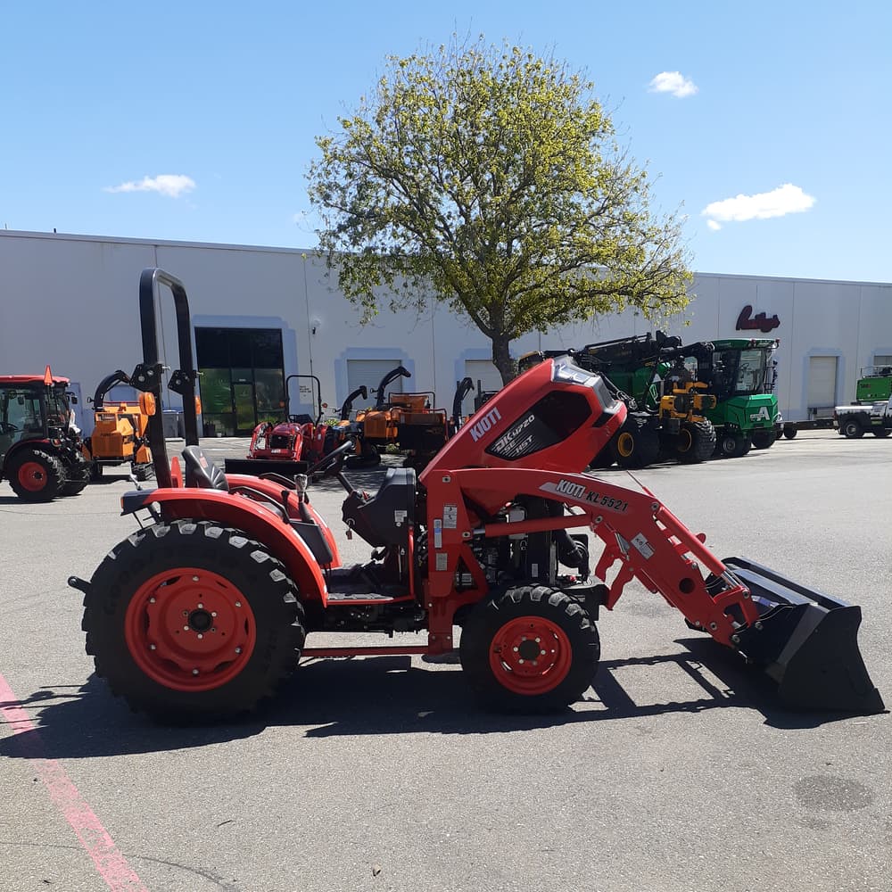 Kioti DK4720 HST Tractor