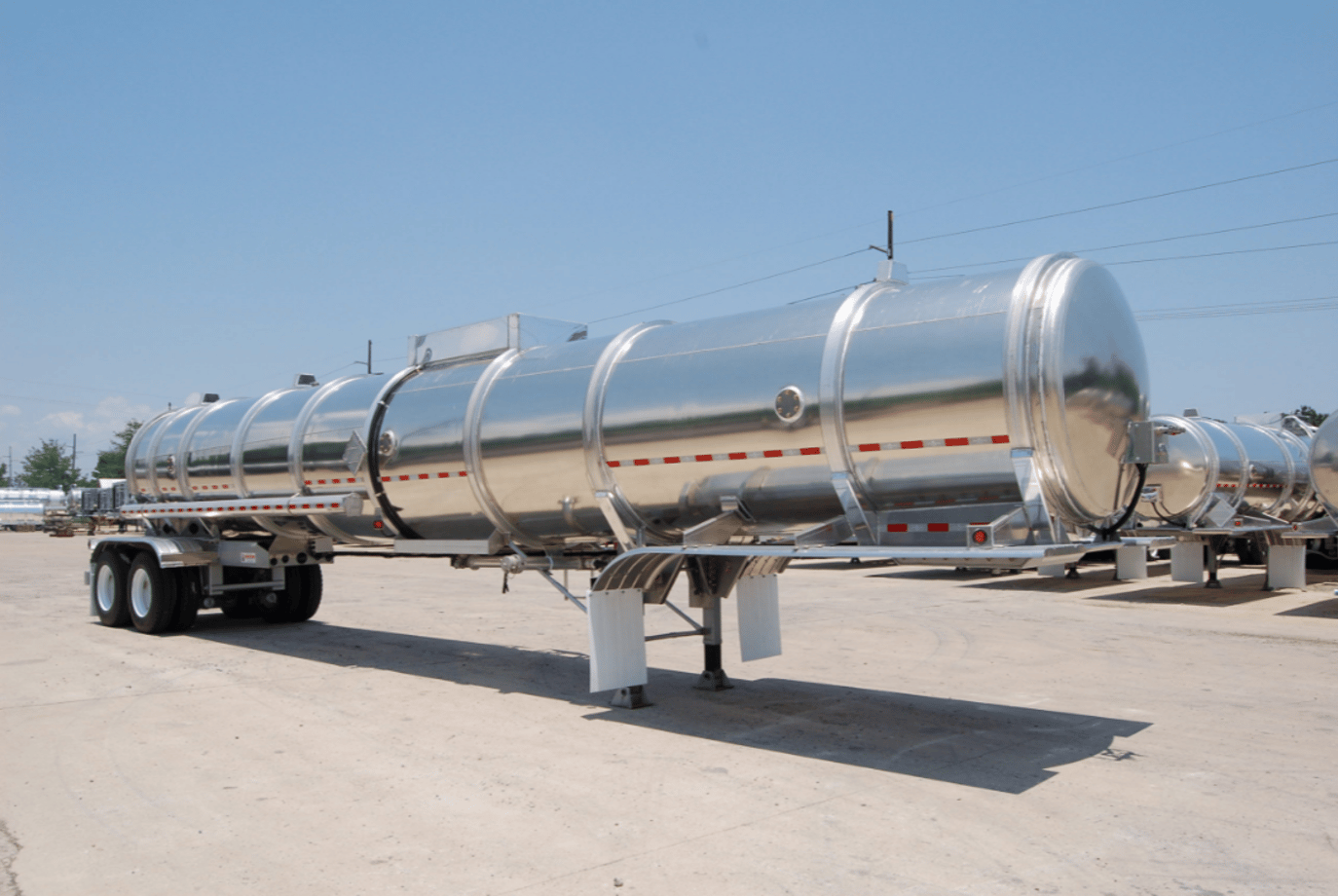 DRAGON 11,000 GAL DC CRUDE OIL LIFT & STEER