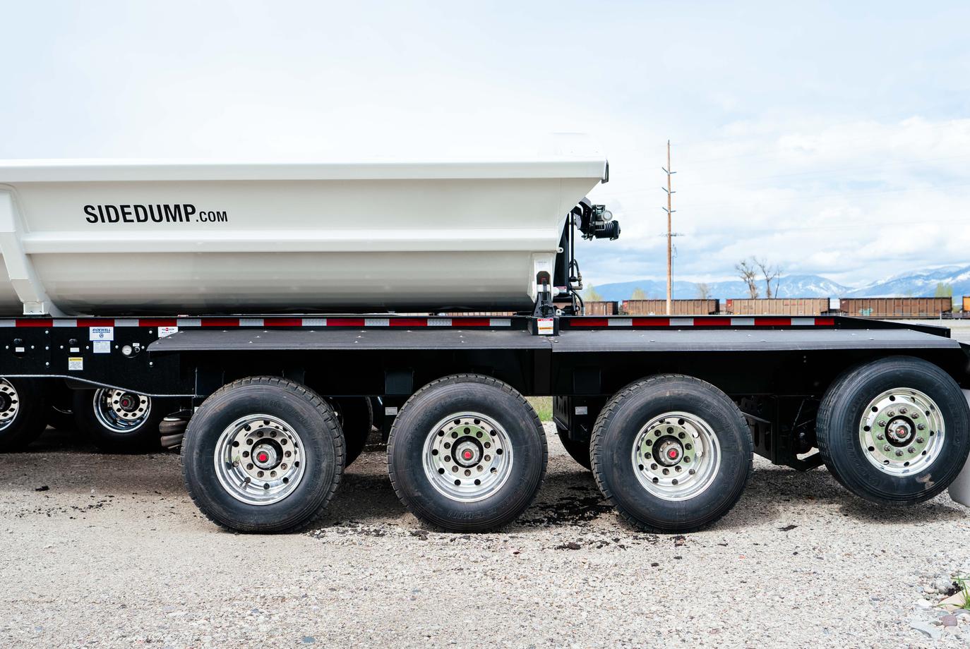 SMITHCO SX4 SIDE DUMP TRAILER