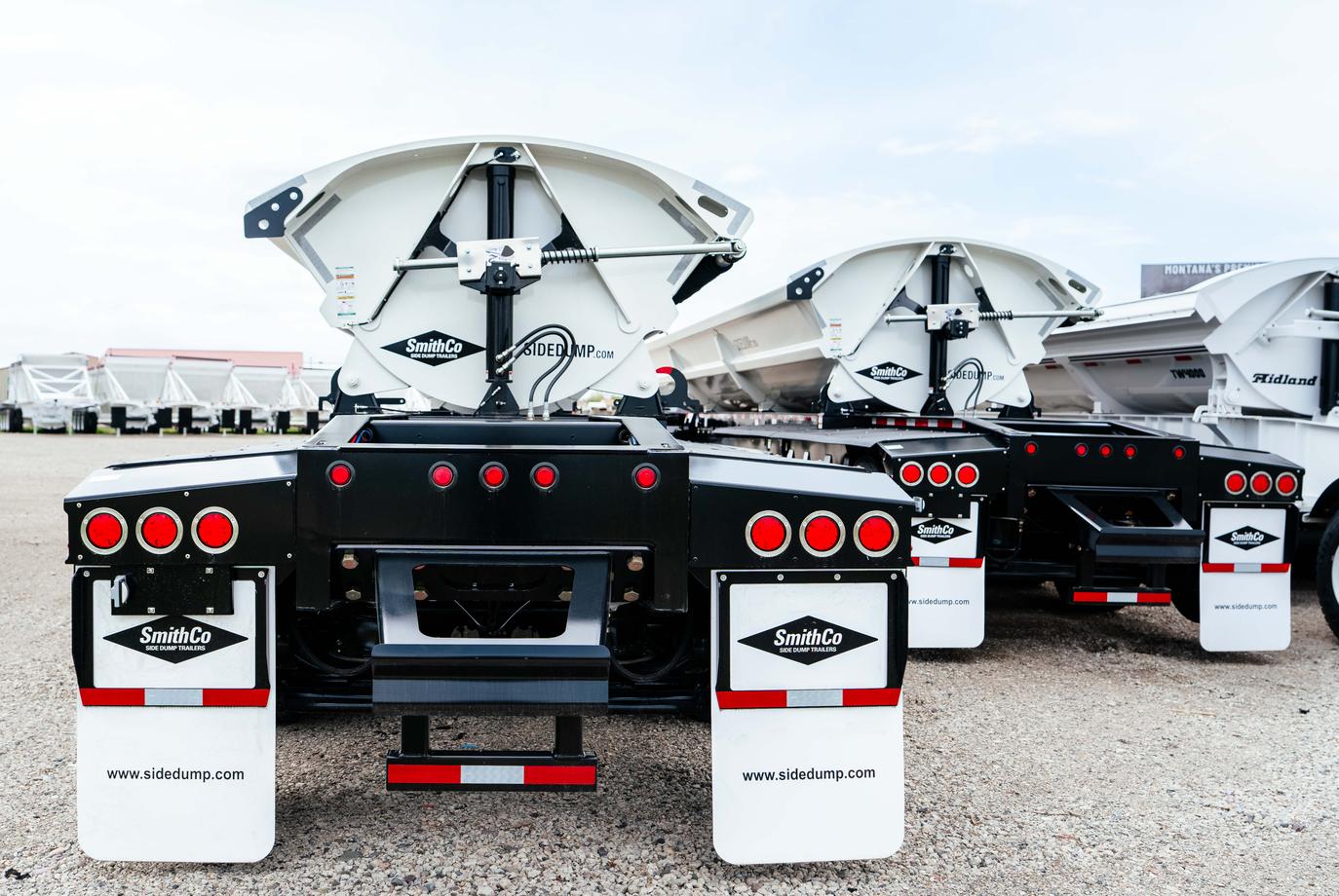 NEW SMITHCO SX4 SIDE DUMP TRAILER