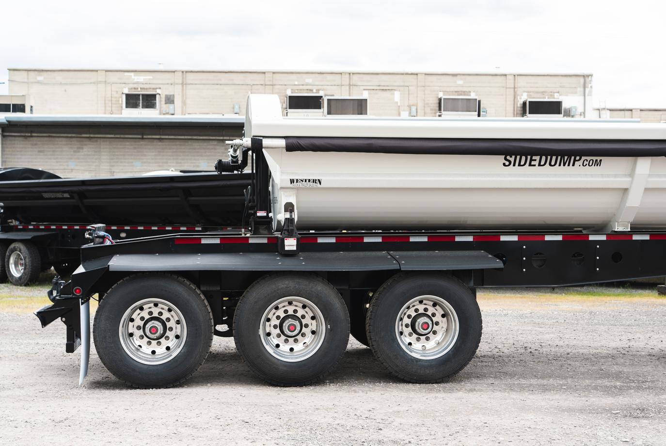 SMITHCO 3 AXLE SIDE DUMP TRAILER