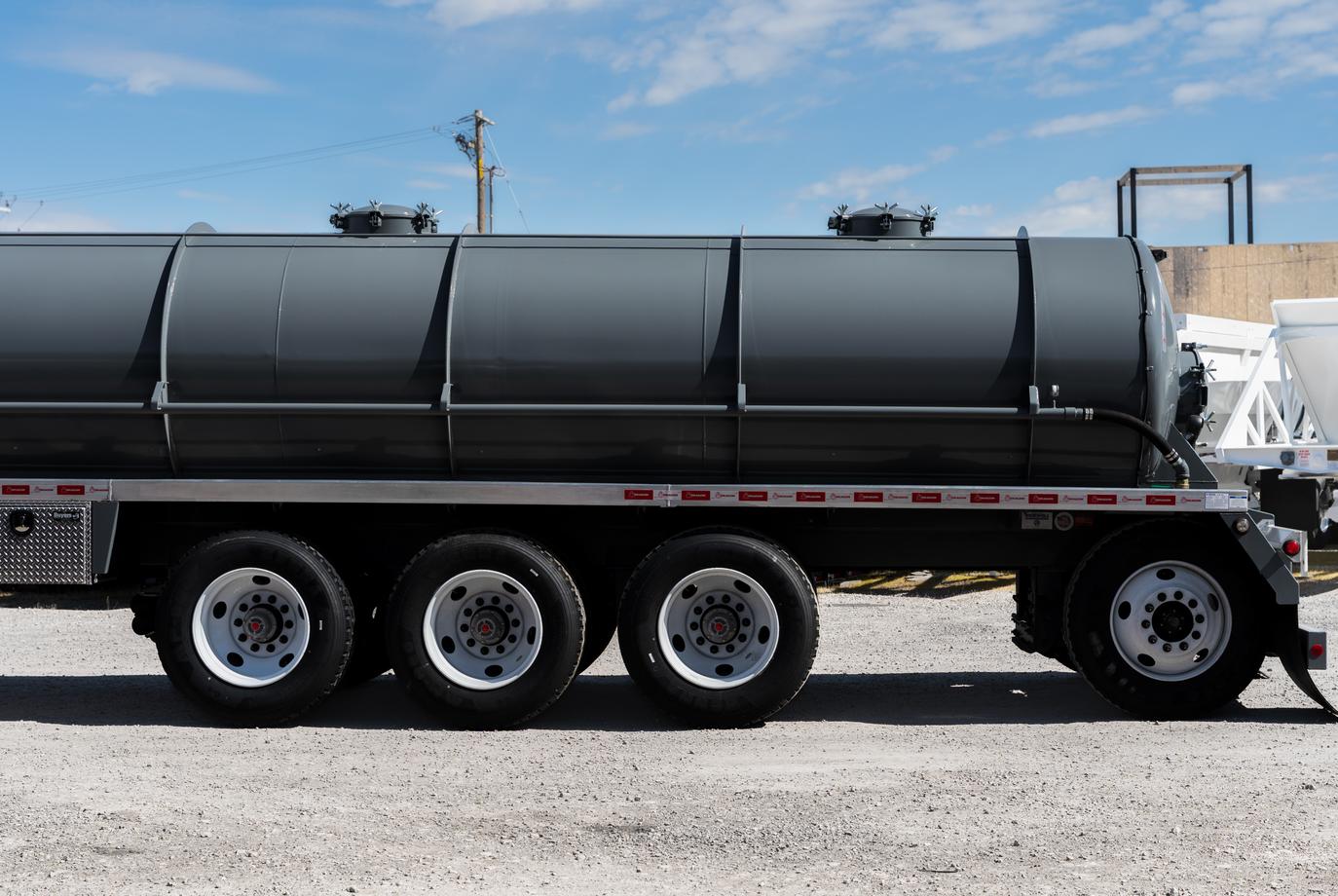 185 BBL 4 AXLE STEEL NON CODE VACUUM TRAILER