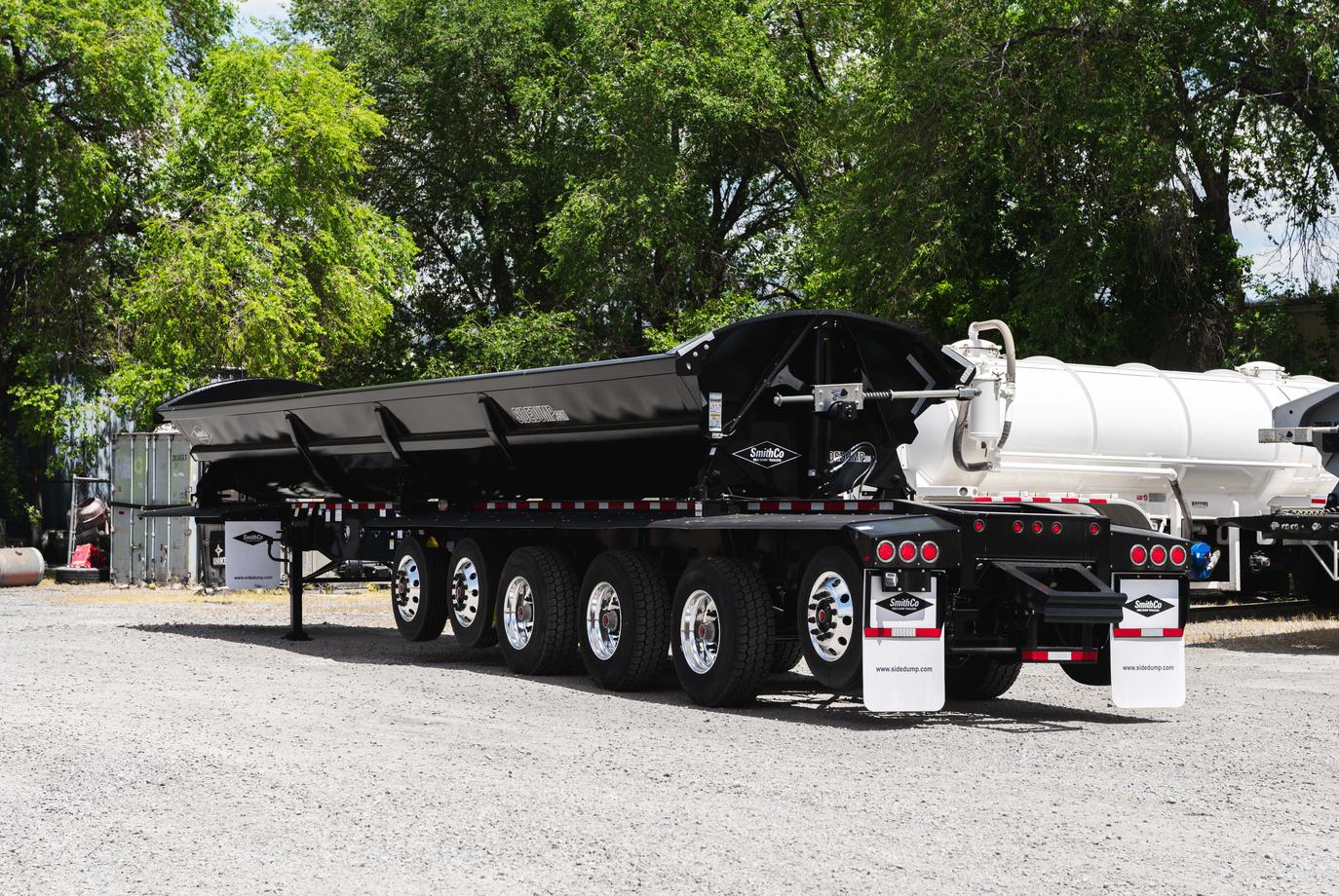NEW SMITHCO SX6 ULTRA SIDE DUMP TRAILER