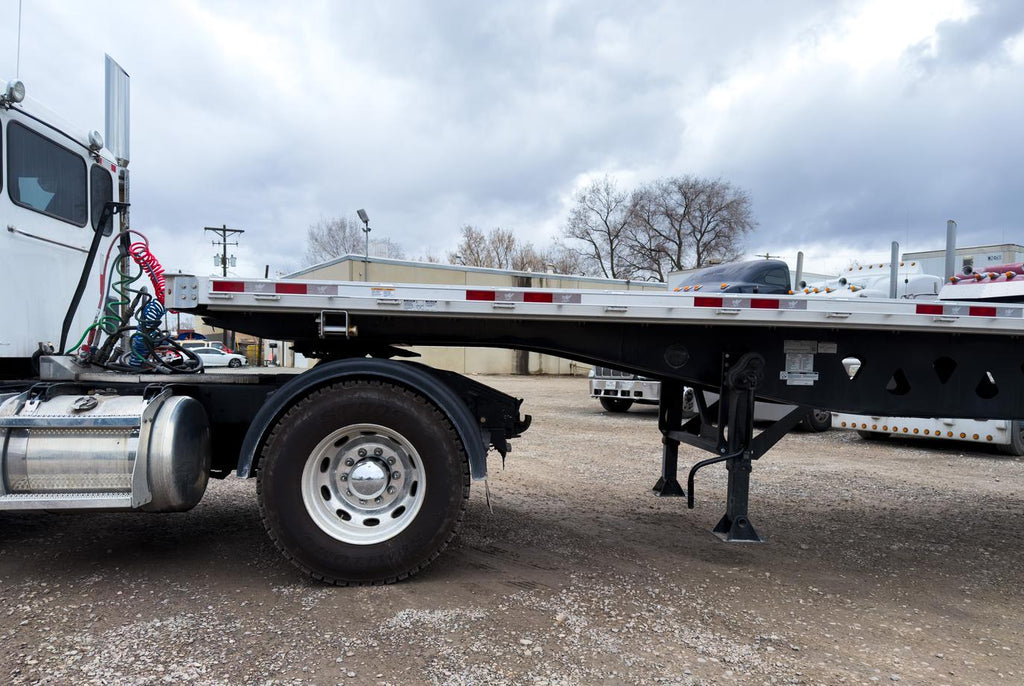 2024 Manac 10248C000L Flatbed Trailer