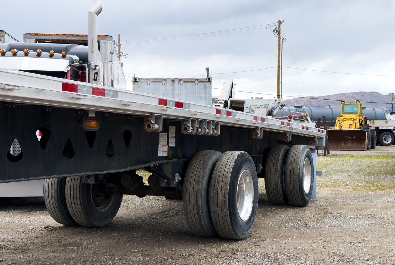 2024 Manac 10248C000L Flatbed Trailer