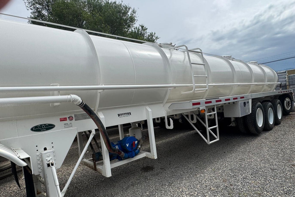 DRAGON 165 BBL 3 AXLE VAC TRAILER