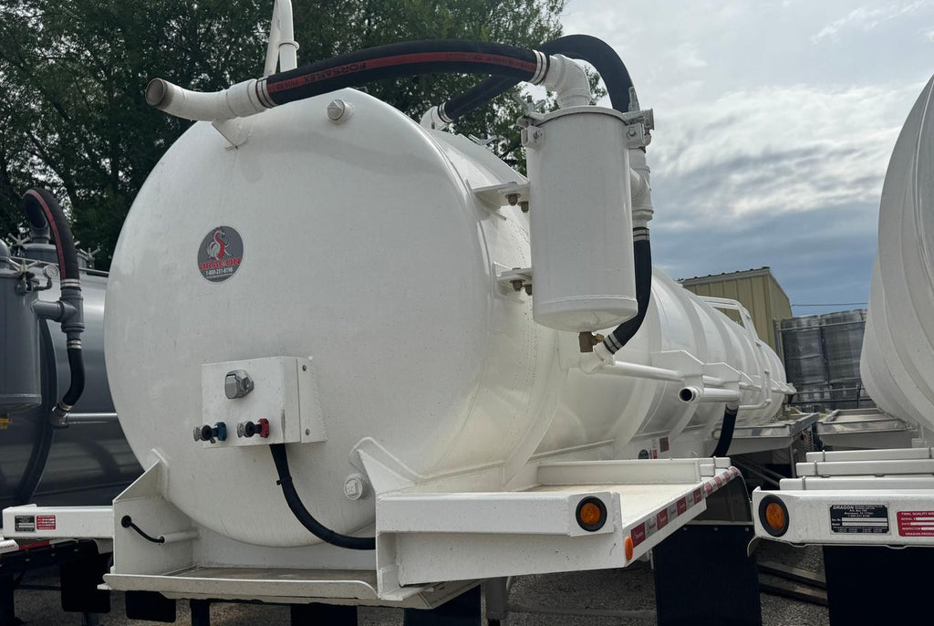 DRAGON 165 BBL 3 AXLE VAC TRAILER
