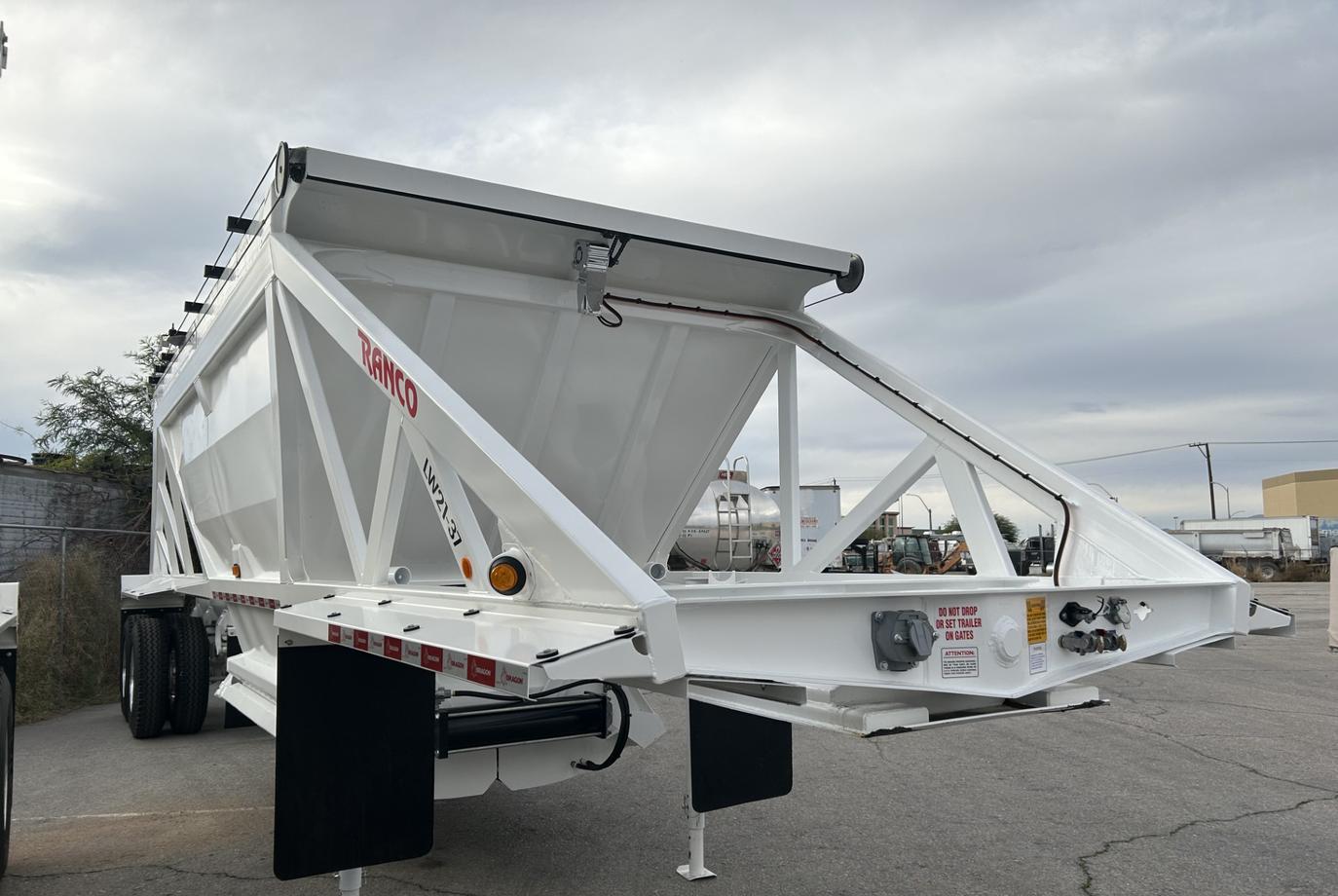 RANCO LIGHTWEIGHT BOTTOM DUMP SPRING RIDE TRAILER