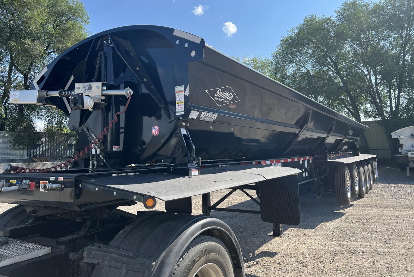 NEW SMITHCO SX6 ULTRA SIDE DUMP TRAILER