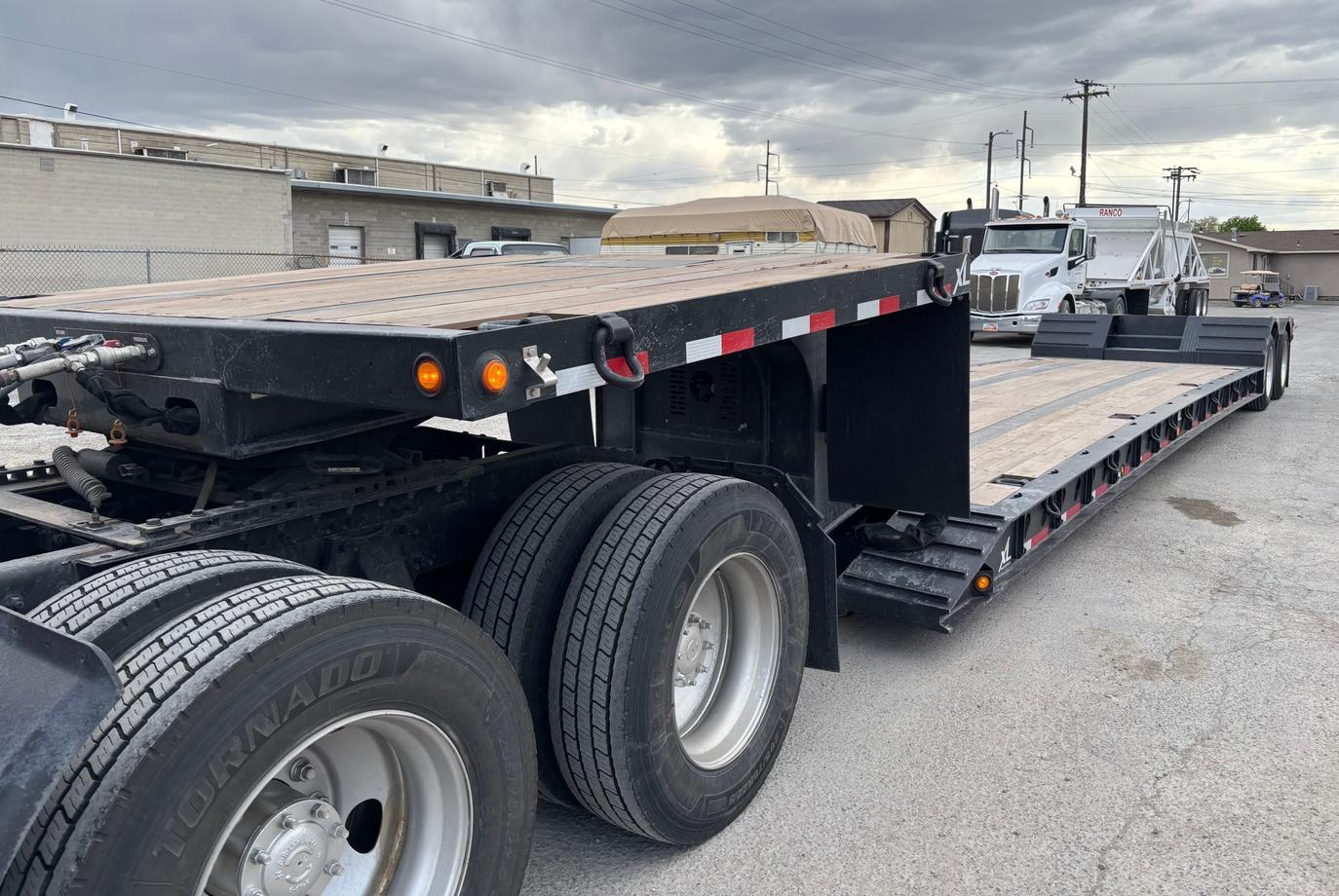 XL 80 HYDRAULIC DETACHABLE GOOSENECK TRAILER